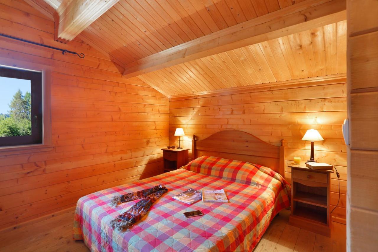 Residence Nemea Les Chalets Du Bois De Champelle Morillon Exterior photo