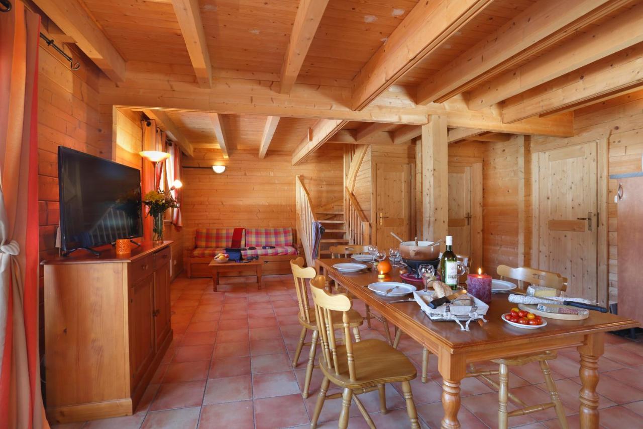 Residence Nemea Les Chalets Du Bois De Champelle Morillon Exterior photo