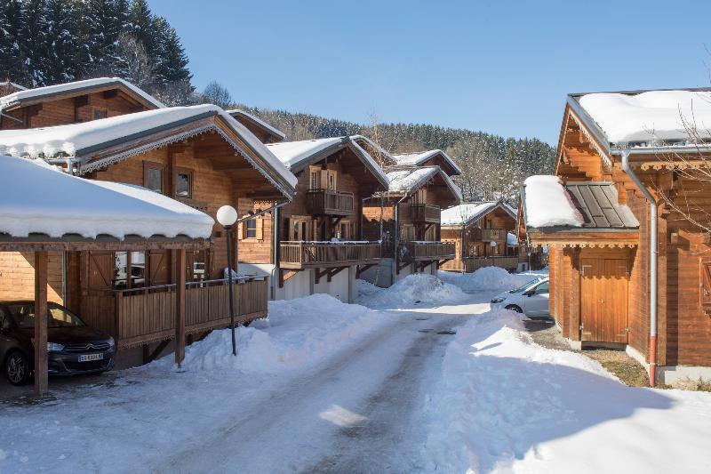 Residence Nemea Les Chalets Du Bois De Champelle Morillon Exterior photo